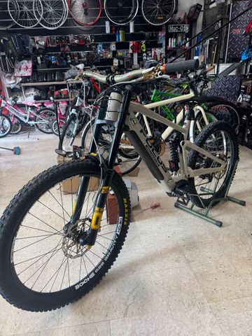 Used Focus SAM² 6.9 2022 2022 Mountainbike, Light Gray, 29 — image 2 of 7