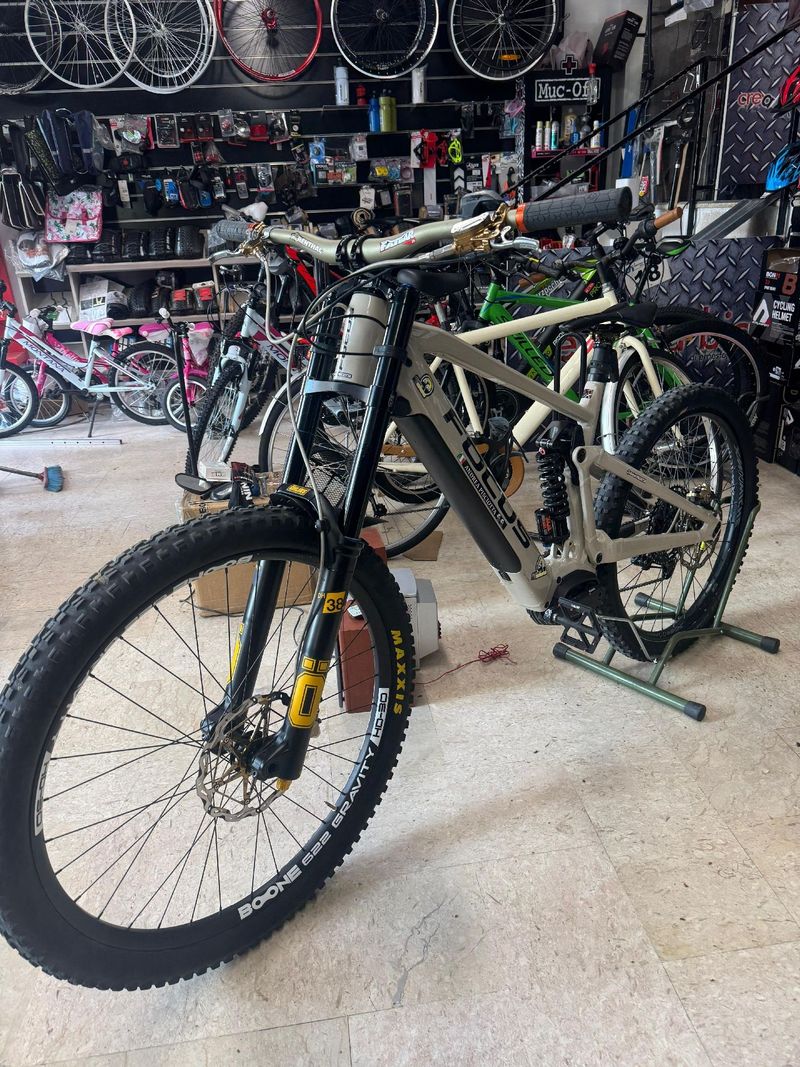 Used Focus SAM² 6.9 2022 2022 Mountainbike, Light Gray, 29 — image 2 of 7
