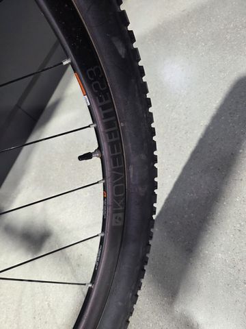 Used Trek Procaliber 9.7 2018 2018 Mountainbike, Red, 27.5, 29 — image 6 of 11
