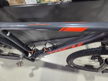 Used Trek Procaliber 9.7 2018 2018 Mountainbike, Red, 27.5, 29 — image 4 of 11