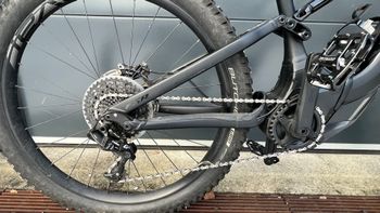 Used Specialized Turbo Levo FSR Comp 6Fattie 2017 2017 Mountainbike, Nero — image 2 of 5