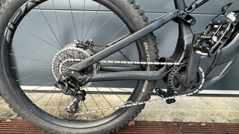 Used Specialized Turbo Levo FSR Comp 6Fattie 2017 2017 Mountainbike, Nero — image 2 of 5