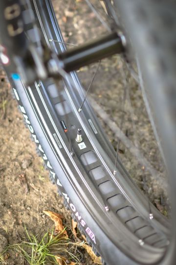 Giant Yukon E+ 2025 2025 Mountainbike d'occasion — image 10 sur 12
