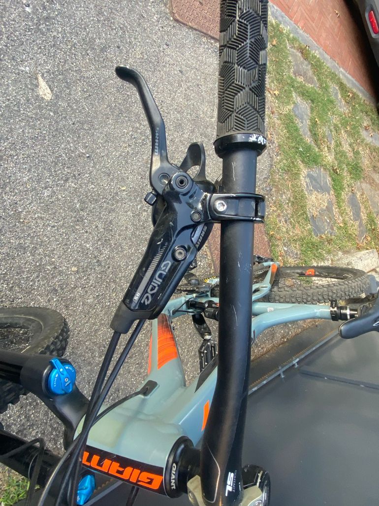 Used Giant Reign 2 2018 2018 Mountainbike, Grigio chiaro — image 6 of 7