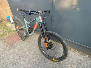 Used Giant Reign 2 2018 2018 Mountainbike, Grigio chiaro — image 2 of 7
