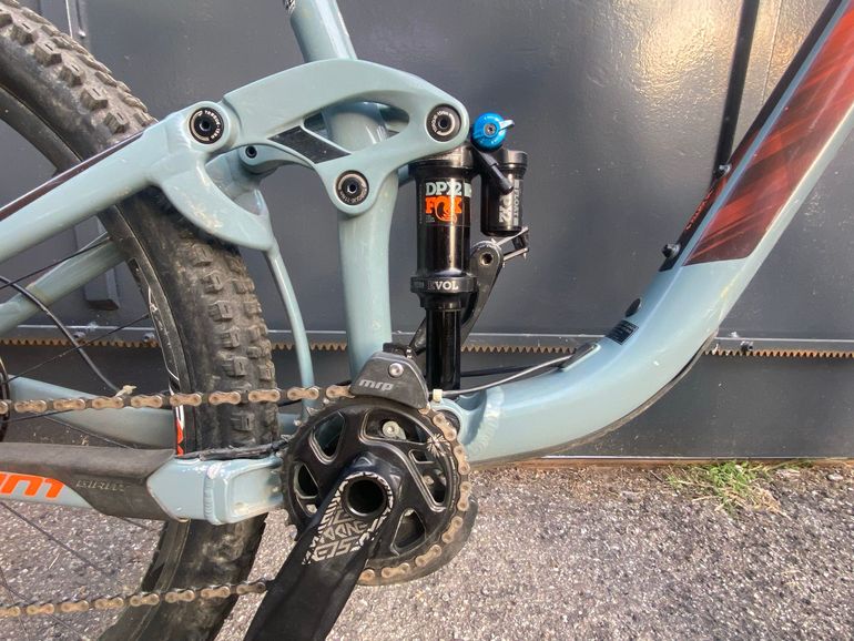 Used Giant Reign 2 2018 2018 Mountainbike, Grigio chiaro — image 4 of 7