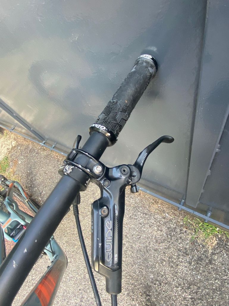 Used Giant Reign 2 2018 2018 Mountainbike, Grigio chiaro — image 7 of 7