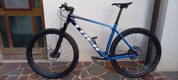 Used Trek Procaliber 9.7 2022 2022 Mountainbike, Blue, 29 — image 2 of 7
