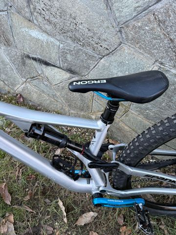 Brugt Specialized Stumpjumper Comp Alloy 2021 2021 Mountainbike — billede 6 af 9