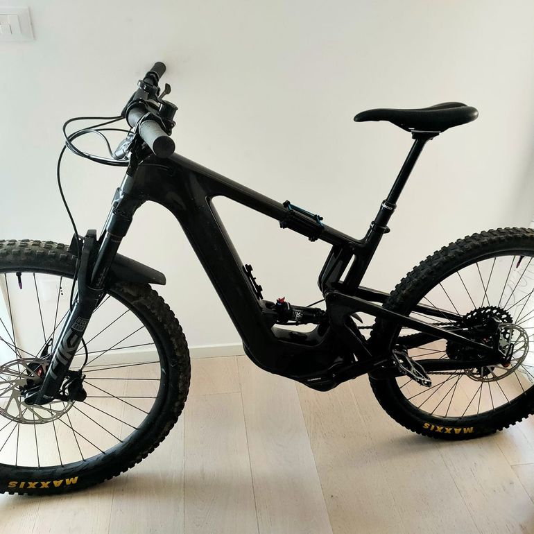 Used Santa Cruz Heckler S / Carbon CC / MX 2021 2021 Mountainbike, Black, 29, 27.5 — image 1 of 7
