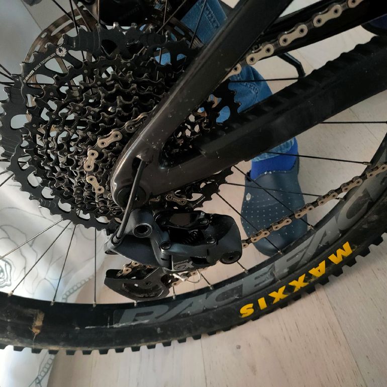 Used Santa Cruz Heckler S / Carbon CC / MX 2021 2021 Mountainbike, Black, 29, 27.5 — image 4 of 7