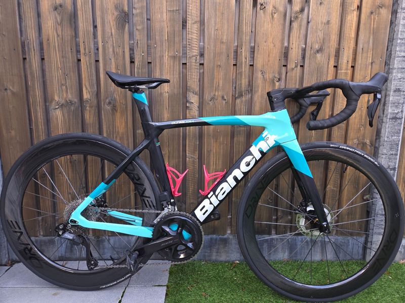 Used Bianchi Oltre Shimano 105 Di2 2024 Road & Gravel