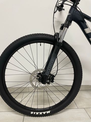 Used Trek Marlin 7 2022 2022 Mountainbike, Blue, 27.5, 29 — image 3 of 6