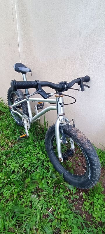 Gebrauchtes Early Rider Seeker 16'' 2023 Mountainbike, Hellgrau — Bild 4 von 7