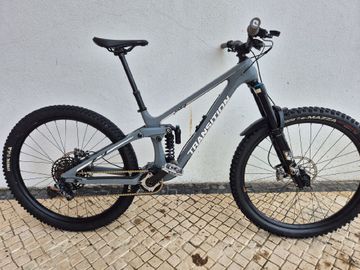 Used Transition Spire 2022 Mountainbike, Light Gray — image 5 of 8