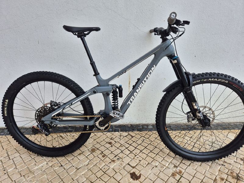 Used Transition Spire 2022 Mountainbike, Light Gray — image 5 of 8