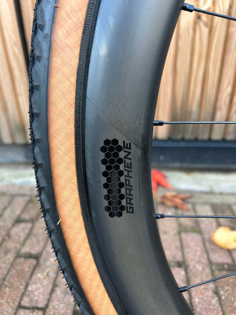 Used Specialized Diverge Comp Carbon 2021 2021 Road & Gravel, Black — image 10 of 15