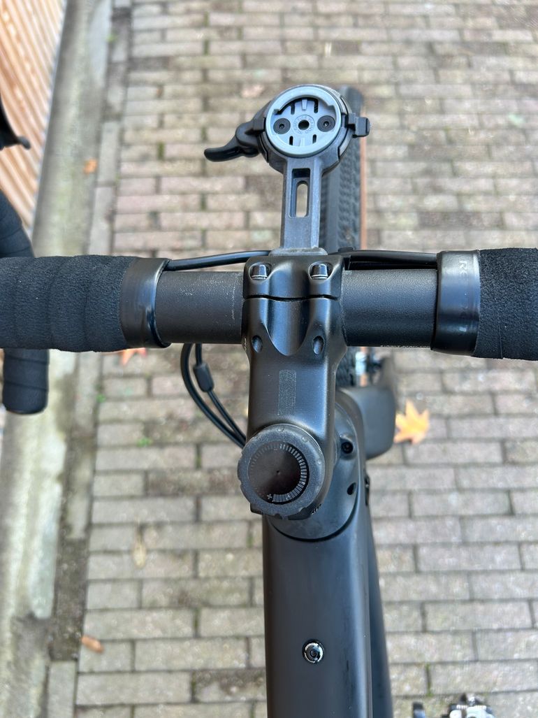 Used Specialized Diverge Comp Carbon 2021 2021 Road & Gravel, Black — image 7 of 15