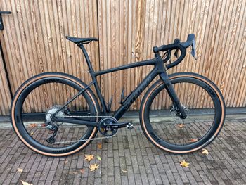 Used Specialized Diverge Comp Carbon 2021 2021 Road & Gravel, Black — image 1 of 15