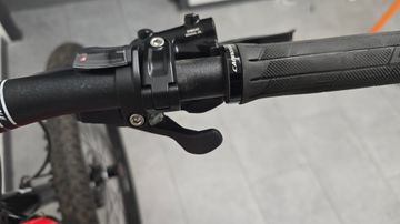 Cannondale F-Si Carbon 4 2017 2017 Mountainbike usato, Rosso — immagine 6 di 7