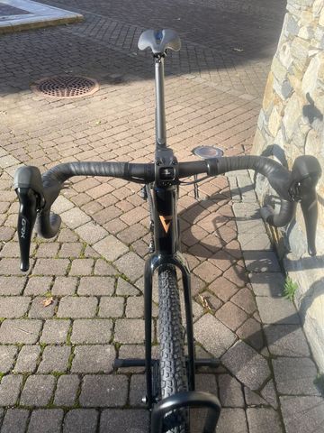 Used Giant Revolt Advanced 2 2026 2026 Road & Gravel, Black — image 11 of 12
