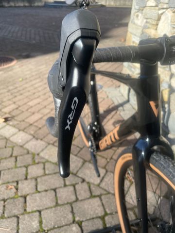 Used Giant Revolt Advanced 2 2026 2026 Road & Gravel, Black — image 8 of 12