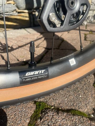 Used Giant Revolt 0 2026 2026 Road & Gravel, Black — image 5 of 11