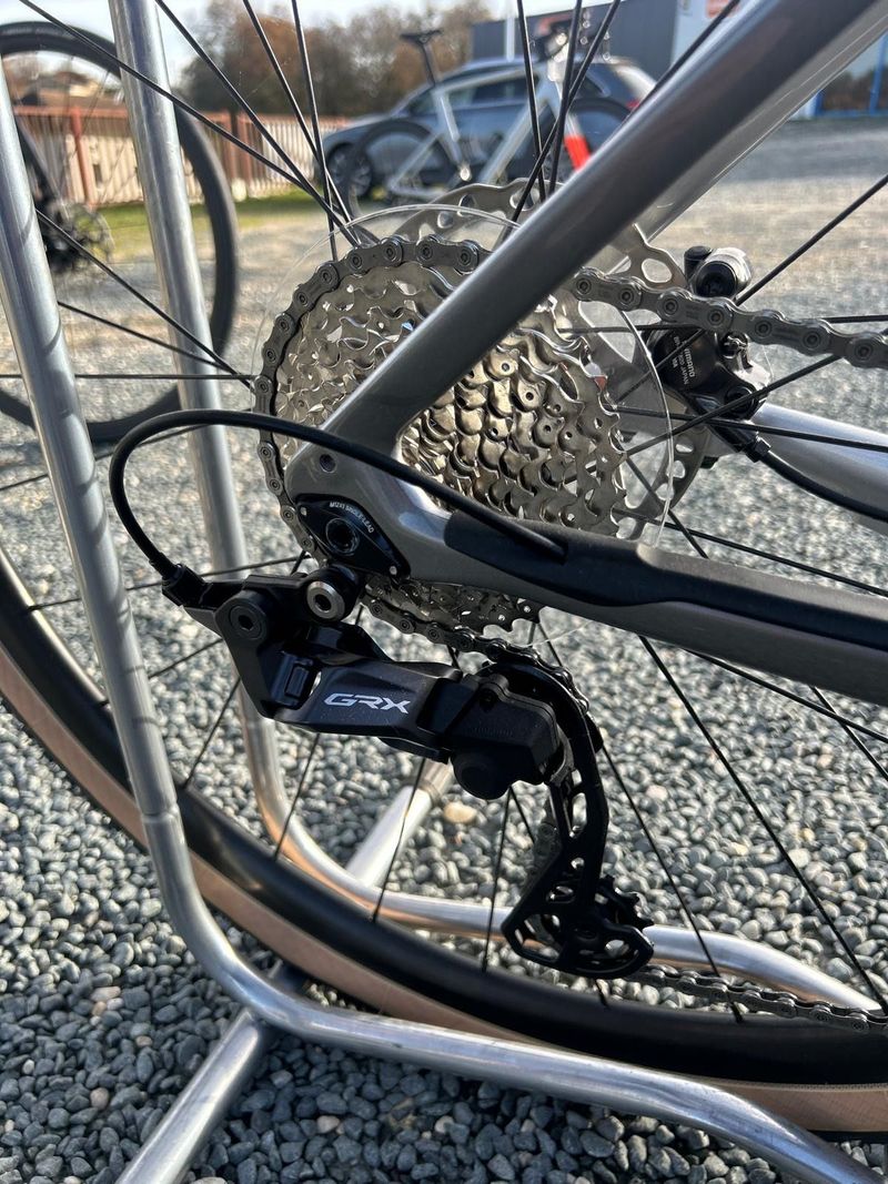 Cannondale Synapse Neo Allroad 2 2025 2025 Road & Gravel usato, Grigio chiaro — immagine 4 di 5