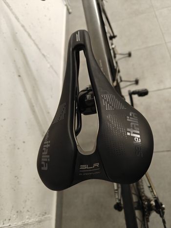 Used Trek Madone 5.2 H2 (Compact) 2013 2013 Road & Gravel, Hellgrau — image 2 of 6