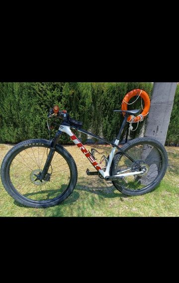 Used Trek Procaliber 9.8 2023 2023 Mountainbike, White, 29 — image 2 of 6