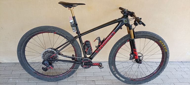 Used Specialized Epic 2019 Mountainbike, Black — image 5 of 9