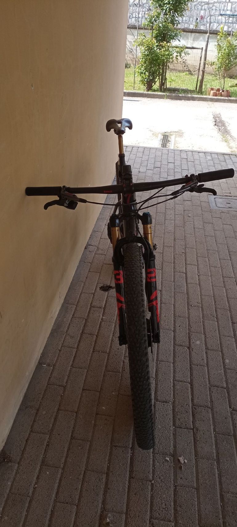 Used Specialized Epic 2019 Mountainbike, Black — image 7 of 9