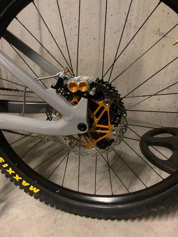 Gebrauchtes Bmc Soeedfox Amp 2022 Mountainbike, Hellgrau — Bild 4 von 5