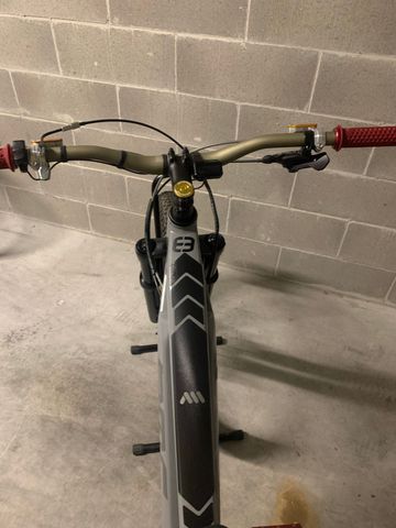 Gebrauchtes Bmc Soeedfox Amp 2022 Mountainbike, Hellgrau — Bild 3 von 5