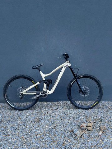 Używany Dartmoor Thunderbird Superenduro 2022 Mountainbike — zdjęcie 5 z 9