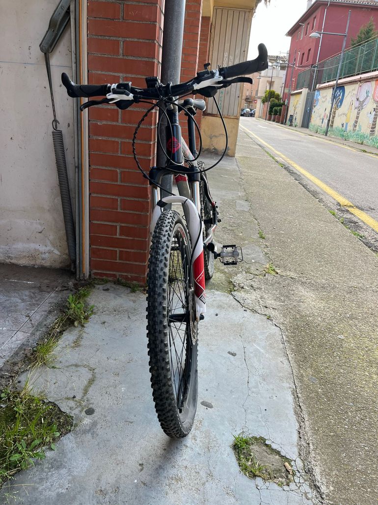 Used Conor APX 2015 Mountainbike, Rojo — image 3 of 3