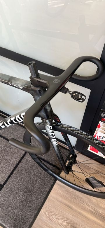 Used Factor 02 2024 Road & Gravel, Black — image 4 of 8