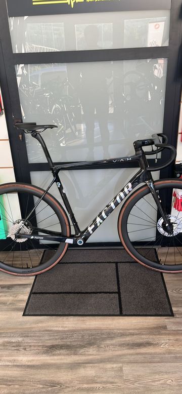Used Factor 02 2024 Road & Gravel, Black — image 5 of 8