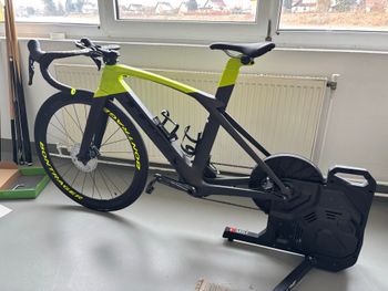 Used Trek Madone SL 6 Disc 2020 2020 Road & Gravel — image 2 of 3