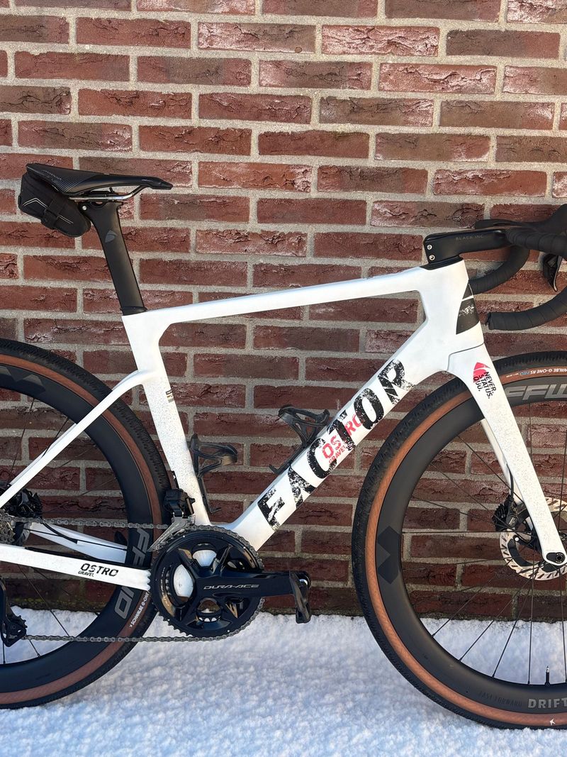 Used Factor Ostro Shimano Dura Ace Di2 2024 Road & Gravel, White — image 4 of 10