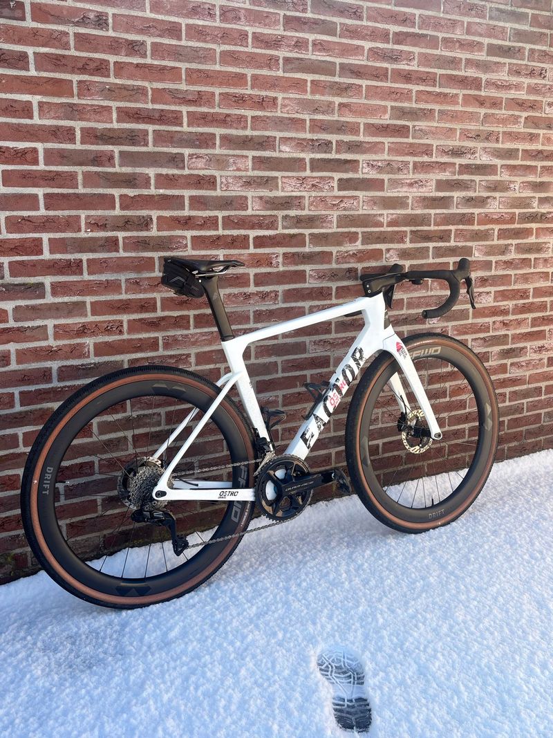 Used Factor Ostro Shimano Dura Ace Di2 2024 Road & Gravel, White — image 2 of 10