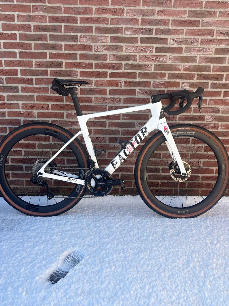 Used Factor Ostro Shimano Dura Ace Di2 2024 Road & Gravel, White — image 1 of 10