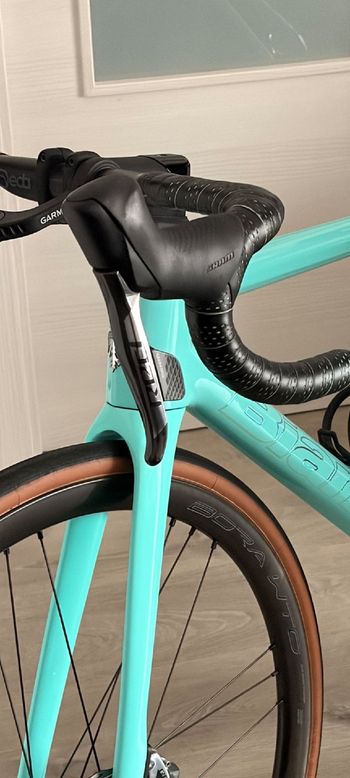 Used Bianchi Specialissima SRAM Red eTap AXS 2024 Road & Gravel — image 2 of 7