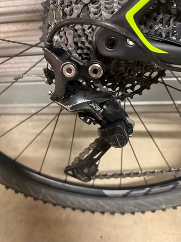 Specialized Stumpjumper Shimano Deore XT 2016 Mountainbike usato, Nero — immagine 2 di 8