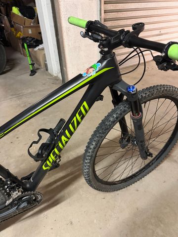 Specialized Stumpjumper Shimano Deore XT 2016 Mountainbike usato, Nero — immagine 1 di 8