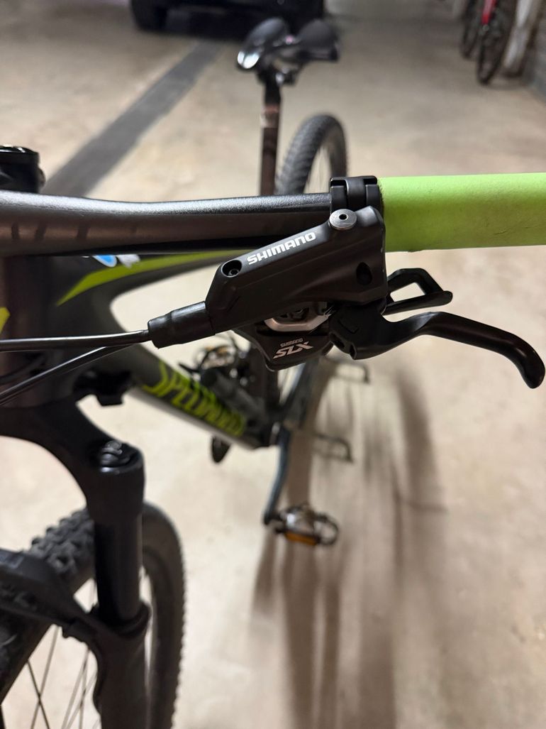 Specialized Stumpjumper Shimano Deore XT 2016 Mountainbike usato, Nero — immagine 3 di 8