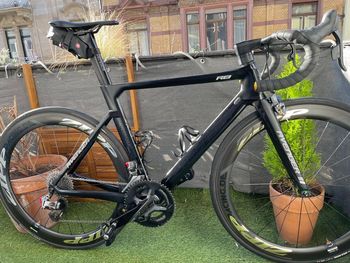 Used AVENGER Avenger R8 Aero Rennrad Carbon SRAM Red Etap Lambda Racing 2017 Road & Gravel — image 2 of 15