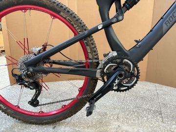Used Rocky Mountain Élément 70 2012 Mountainbike, Black — image 3 of 6