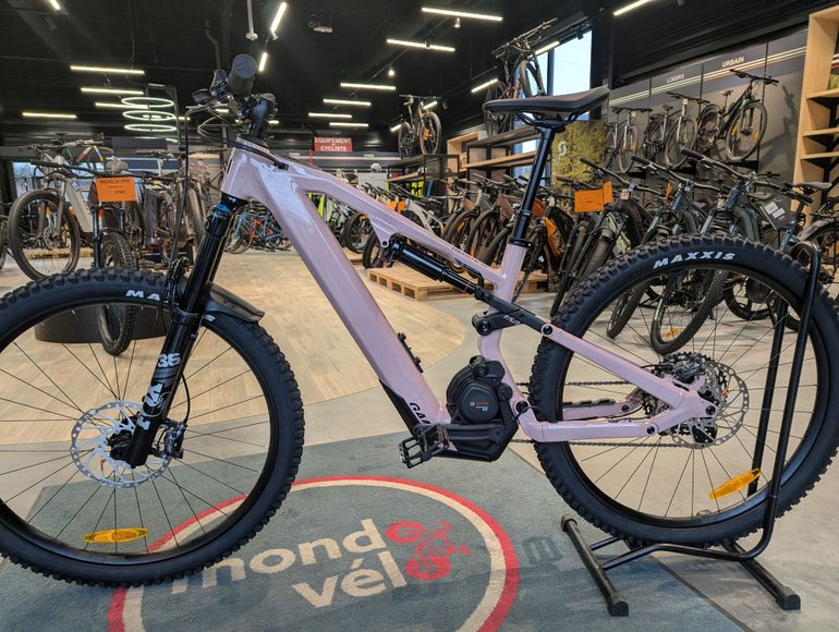 Used Moustache Game 150.7 750Wh 2025 Mountainbike, Viola — image 5 of 5
