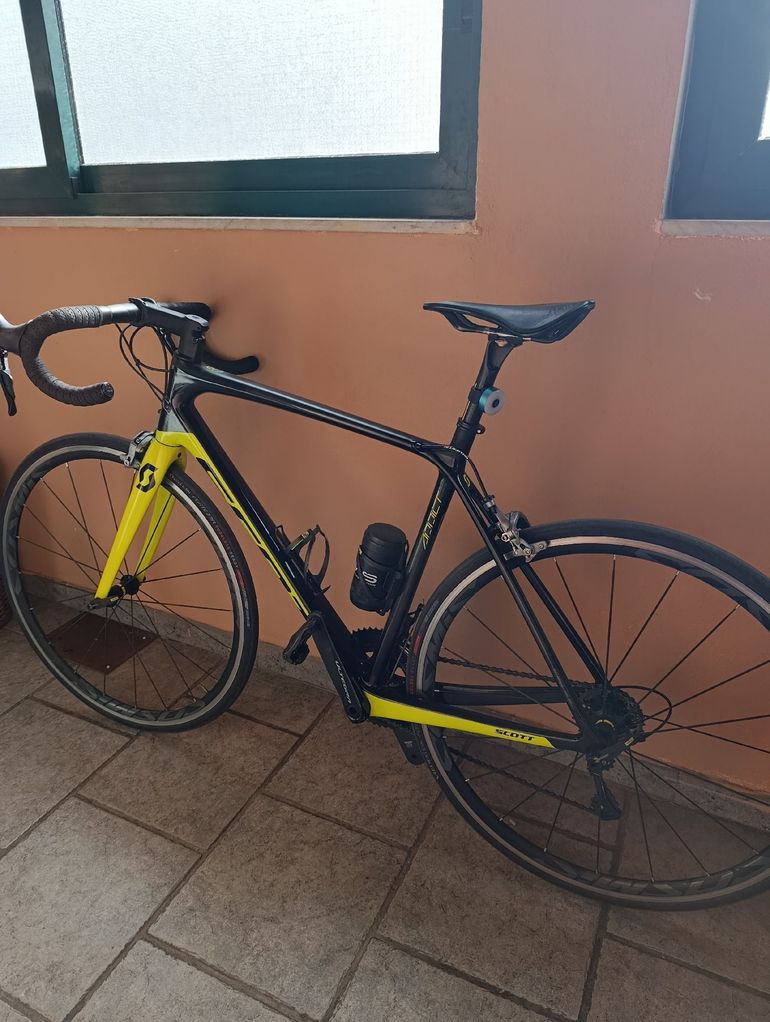 Used Scott Elite Scott Carbon Road - Full Ultegra 2019 Road & Gravel — image 1 of 8